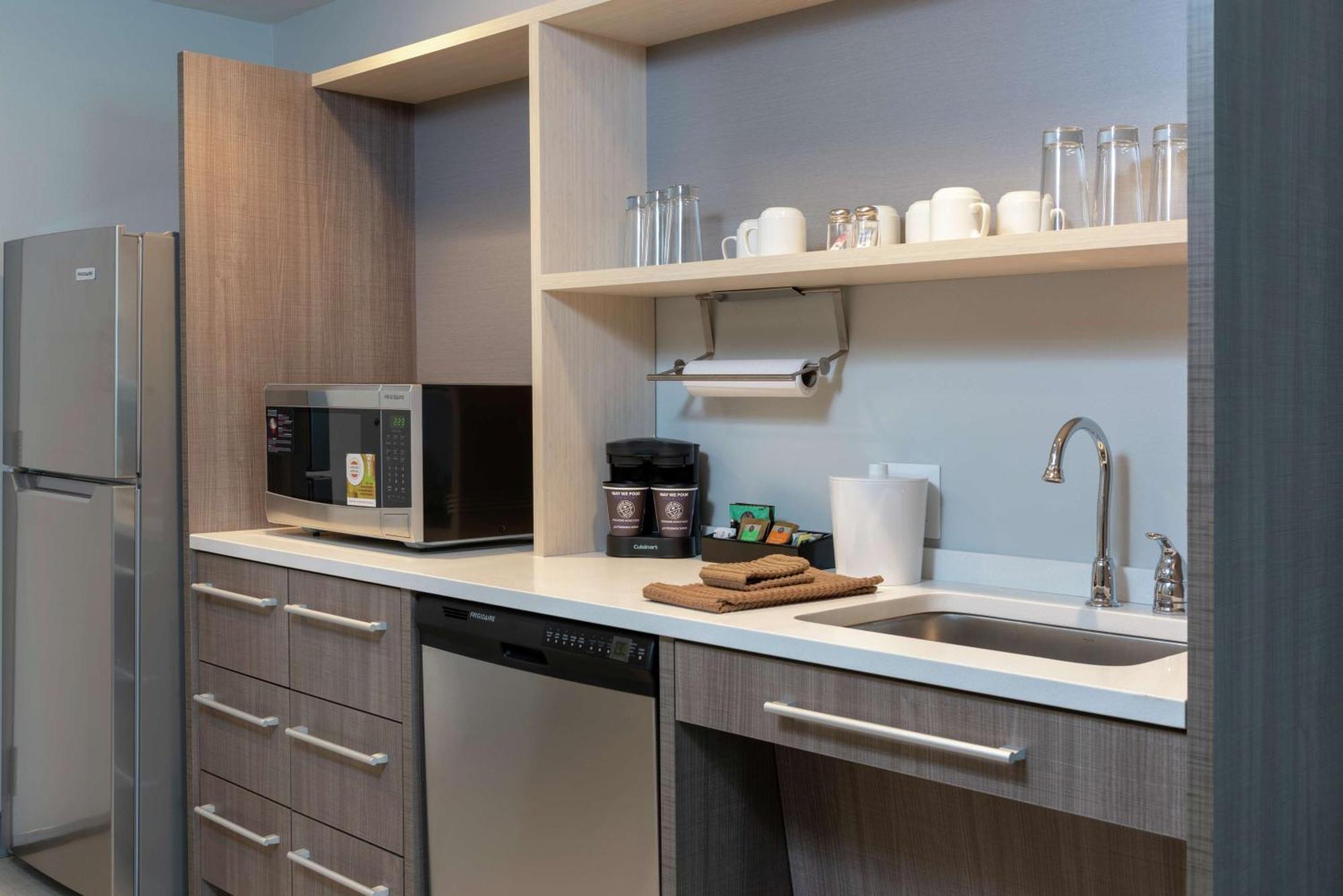 Home2 Suites By Hilton Indianapolis Airport Екстер'єр фото