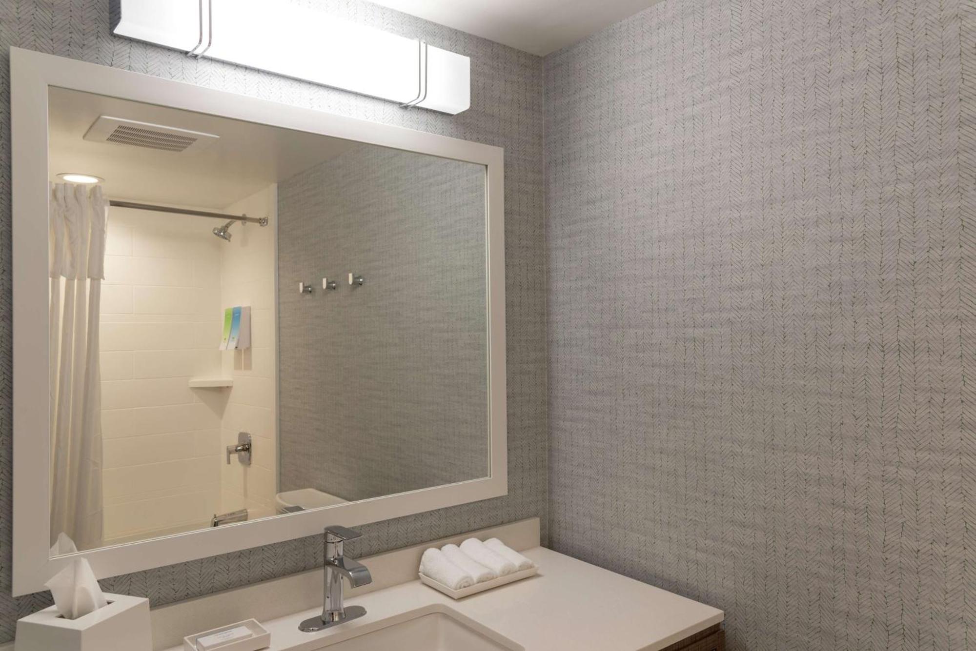 Home2 Suites By Hilton Indianapolis Airport Екстер'єр фото