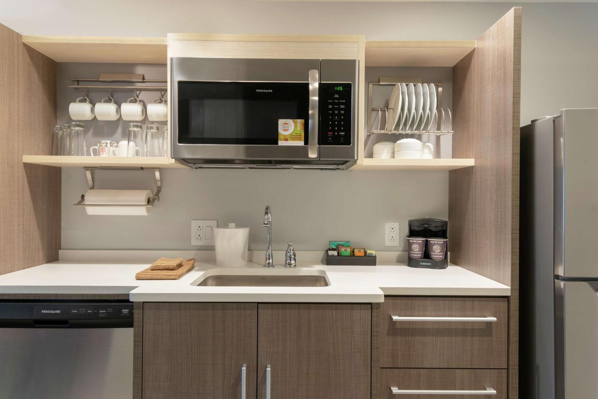 Home2 Suites By Hilton Indianapolis Airport Екстер'єр фото