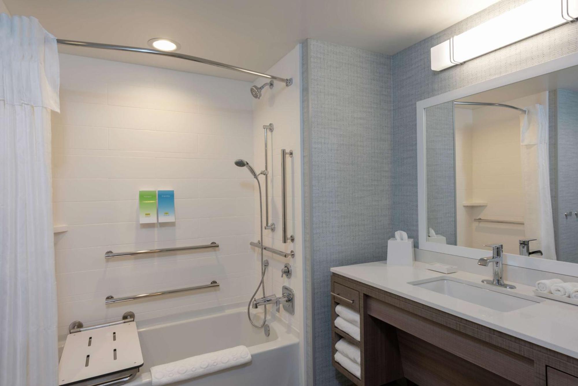Home2 Suites By Hilton Indianapolis Airport Екстер'єр фото