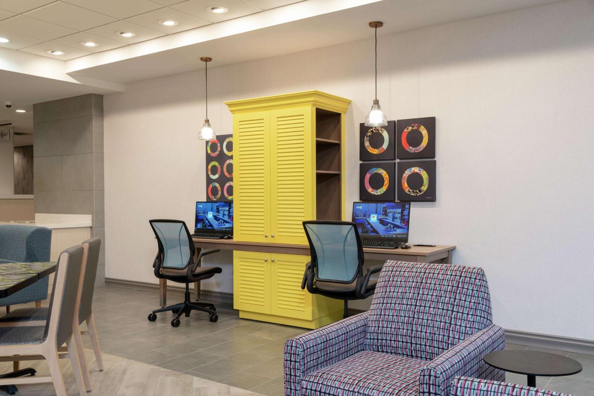 Home2 Suites By Hilton Indianapolis Airport Екстер'єр фото