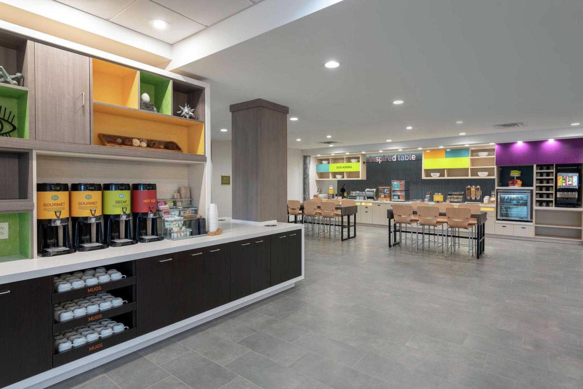 Home2 Suites By Hilton Indianapolis Airport Екстер'єр фото
