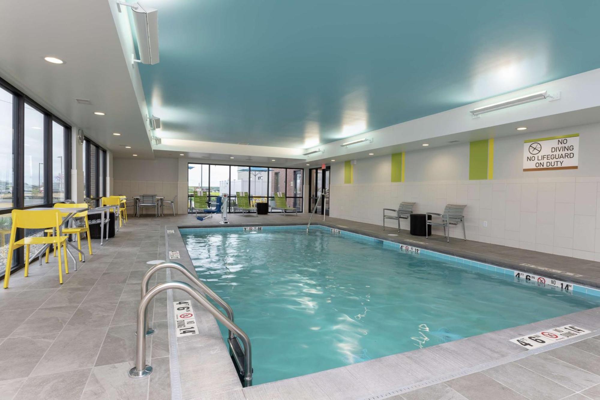 Home2 Suites By Hilton Indianapolis Airport Екстер'єр фото
